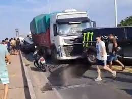 Liberaron al camionero acusado por el choque en el puente: “La clave será la pericia del camión”, afirmó el defensor