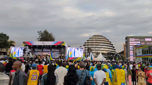 v4E0OAn7ZrVp U w.jpg