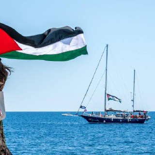 رويترز: الوفد الإيطالي بأسطول الصمود يرفض إنزال المساعدات في قبرص ويتمسك بكسر الحصار غير القانوني على غزة....