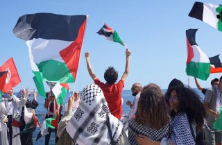 مقررة الأمم المتحدة في الأراضي الفلسطينية المحتلة تدعو كل الدول لإرسال سفن حربية لمرافقة أسطول الصمود العالمي وحمايته حتى يصل قطاع غزة -المجوع والمحاص...