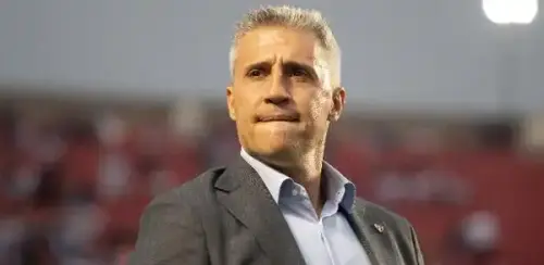 Crespo projeta 2026, mas admite que futuro está nas mãos da diretoria