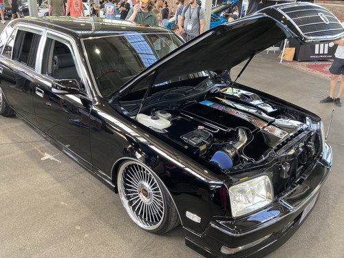 #KR94 Toyota Century (G50).jpg
