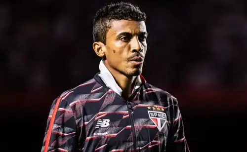 Vai renovar? Luiz Gustavo projeta renovação e mira a permanência no São Paulo.
