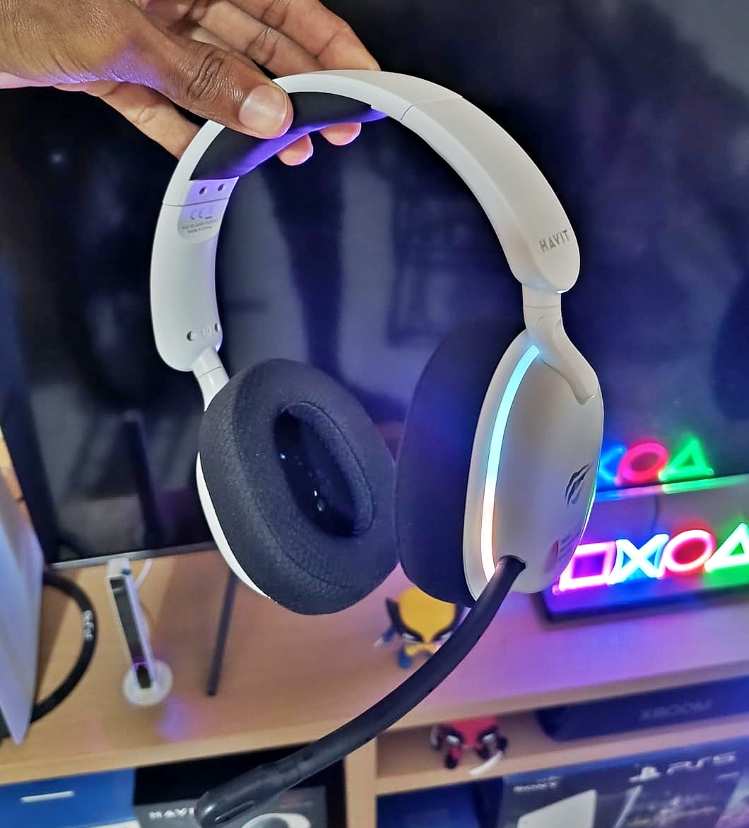 Havit Fone de Ouvido Gamer Five-Mode Fuxi-H7 White Black, Sem fio e Com Fio, Wireless 2,4GHz, Bluetooth, USB, Cabo 3,5mm, Falante de 40 mm, Microfone Destacável com Cancelamento de Ruído