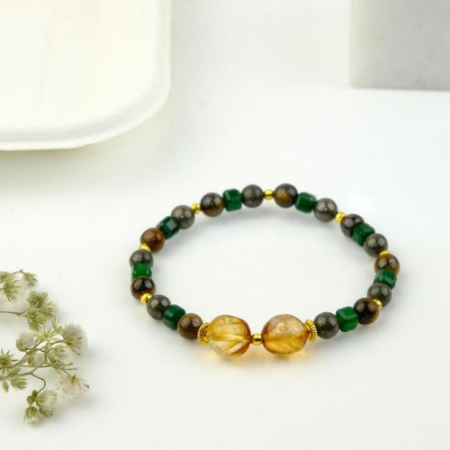 Avisa Wellness, founded by spiritual healer Radhika Suresh, is your trusted destination for metaphys.jpg