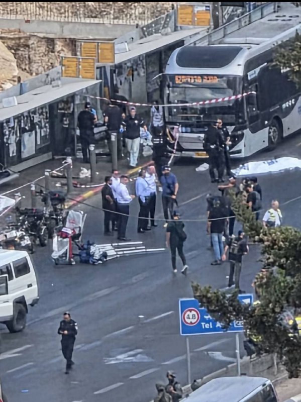 وصل وزير أمن الاحتلال إيتمار بن غفير إلى موقع عملية إطلاق النار في شمال القدس المحتلة....