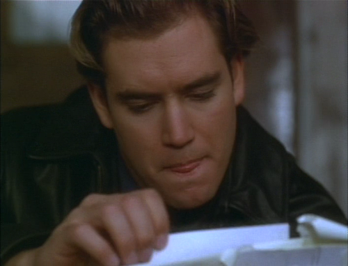 cap Specimen.1996.DVDRip.x264 HANDJOB 00 11 56 03.png