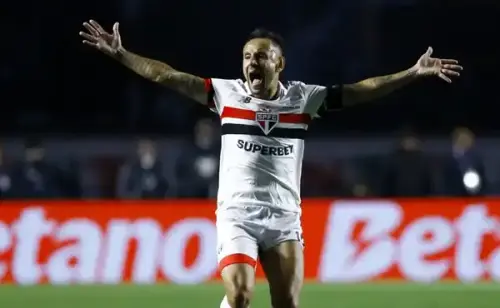 Vai voltar para o Tricolor? São Paulo projeta Rafinha na gestão de futebol para a temporada de 2026.