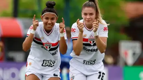 Carol Gil se destaca e se torna peça-chave do São Paulo, mostrando sua evolução em 2025