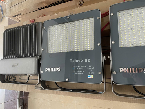 den chieu pha led flood light philips inside tango g2 bvp282 150w cw ip65 6500k (2)