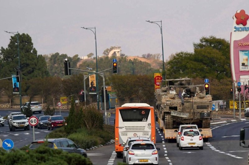 مصادر عبرية: جيش الاحتلال ينقل دبابات إلى الحدود مع لبنان...