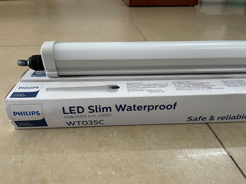 mang den led chong tham waterproof philips batten wt035c 15w led15 cw psu gm cfw l600 6500k 1500lm i.jpg