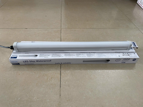 mang den led chong tham waterproof philips batten wt035c 15w led15 cw psu gm cfw l600 6500k 1500lm i.jpg