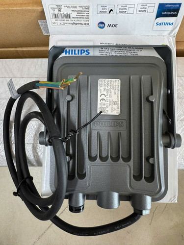 den pha led ngoai troi floodlight philips bvp151 led36 cw psu 30w 220 240v g3 gm 6500k ip65 (3)