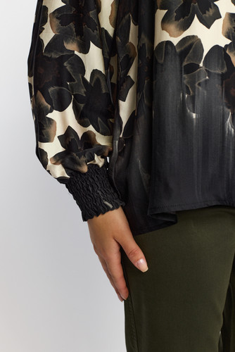 1021412 BLACK FLOWER BORDER Extra 4.jpg