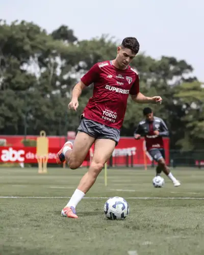 Oscar enfrenta "alterações cardiológicas" em exames; São Paulo reage e avalia futuro do atleta