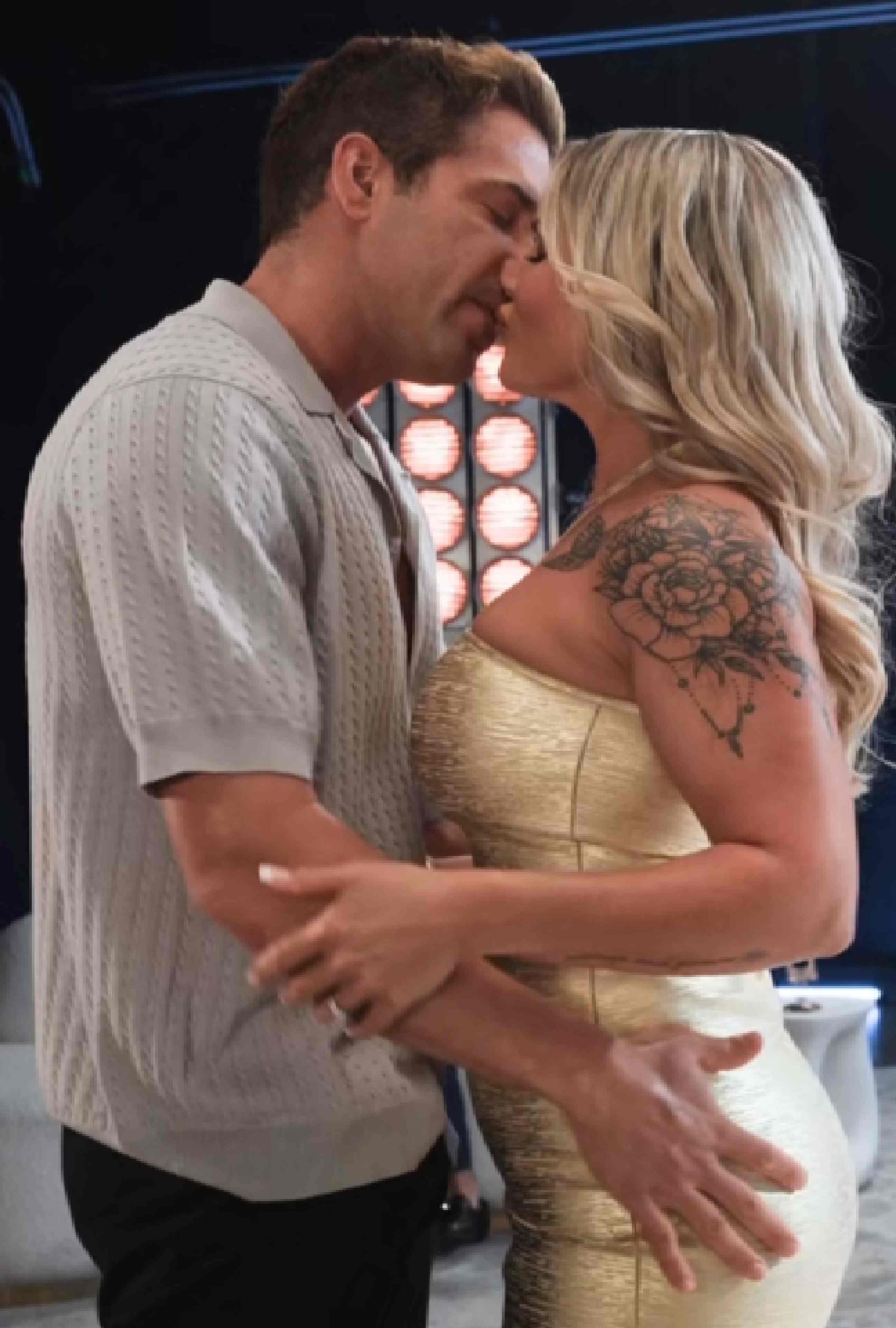 18+ Hot wife Gets Fucked In Front Of Hubby (2025) Wifey Originals English Hot Short Film – WEB-DL X264 1080p – Download