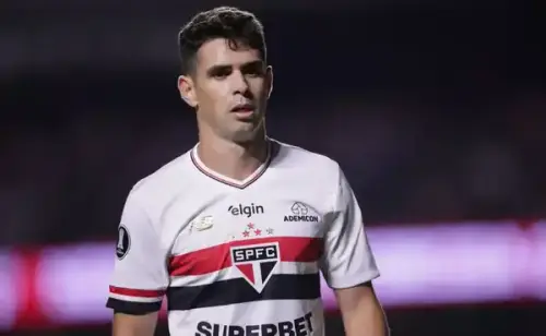 Chelsea se mobiliza em estágio solidário após susto de Oscar com problema médico no São Paulo