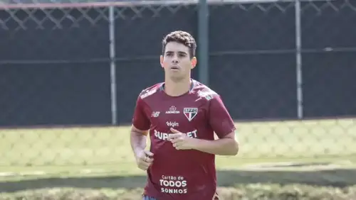 Torcedores do São Paulo enviam mensagens de apoio a Oscar: "Força e melhoras na recuperação