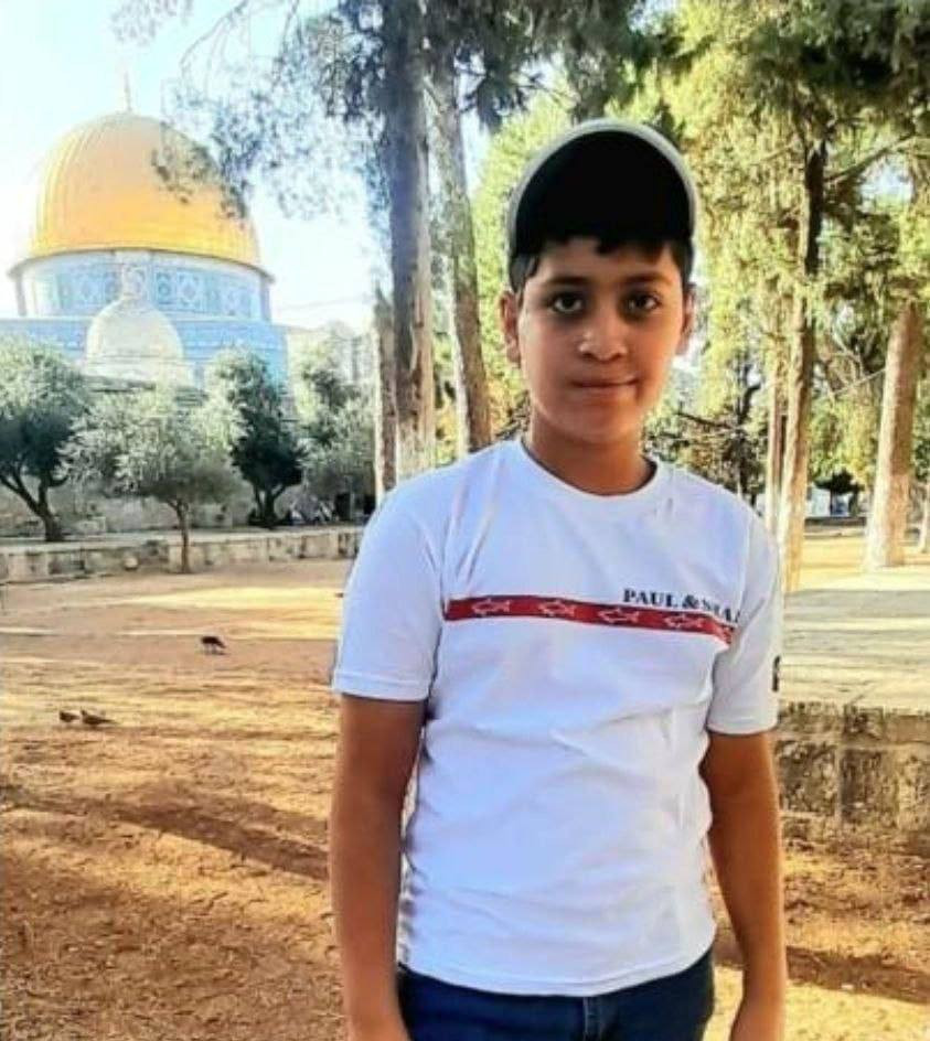 الاحتلال يُفرج عن الطفل محمد حمودة (14 عاماً) بعد اعتقاله والتحقيق معه ميدانياً، عقب اعتداء المستوطنين عليه أثناء تواجده أمام منزله في البلدة القديمة ...