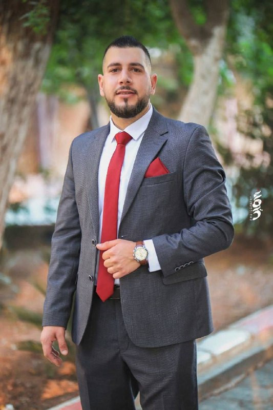 قوات الاحتلال اعتقلت الضابط في جهاز المخابرات العامة زهدي مناع بعد تسلل قوات خاصة لحي رفيديا في نابلس وانسحاب جيش الاحتلال من المدينة قبل قليل....