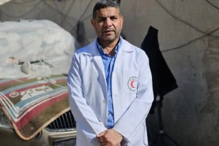 مؤسسة الضمير لحقوق الإنسان ذكرت أن محكمة الاحـ.ـتلال منعت الطبيب مروان الهمص من لقاء محاميه للمرة الثالثة منذ اعتـ.ـقاله....