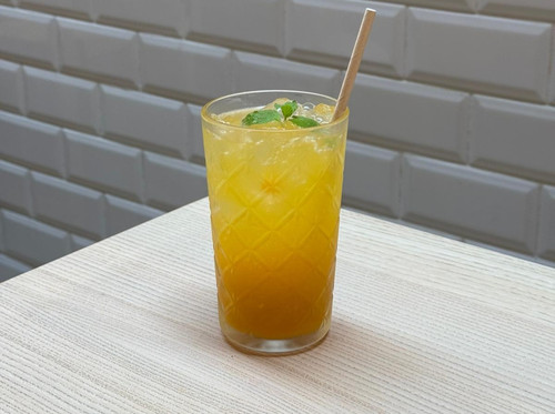 Mango Passion Fruit Spritz.jpg