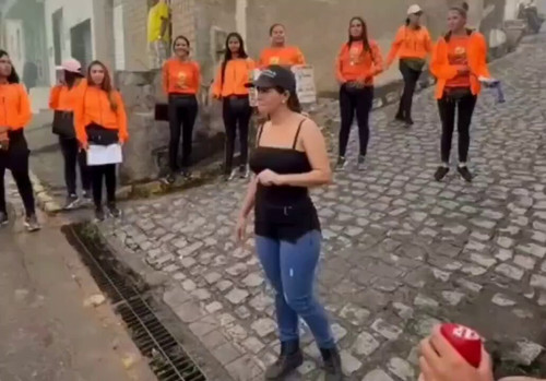 E2htgXfdq37QWury.jpg