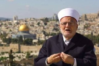 خطيب المسجد الأقصى، الشيخ عكرمة صبري، حذر من خطر داهم يهدد المسجد الأقصى نتيجة الحفريات الإسرائيلية المستمرة أسفل باحاته وفي محيطه. وأكد أن ما يجري هو...