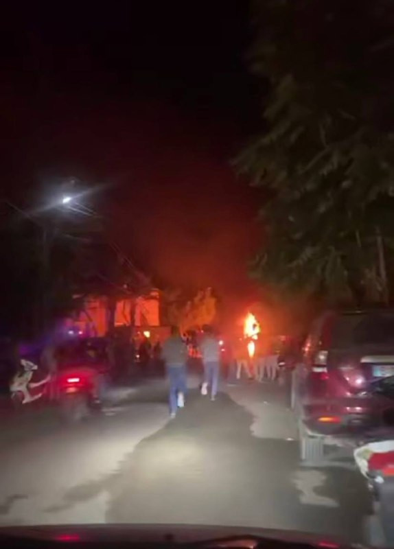 شهدت بلدة القليلة جنوب لبنان استشهاد شخص إثر قصف طيران الاحتلال لدراجة نارية....