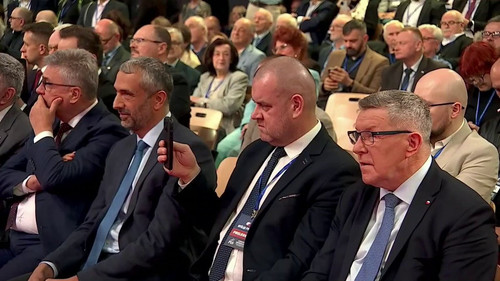 gQ7vGokApLL Wk F.jpg