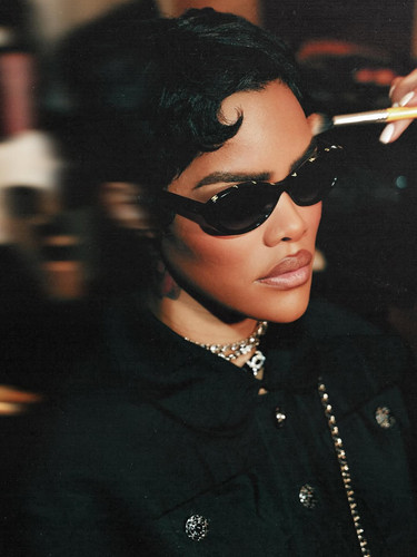 Glam check before a night out celebrating BLEU DE CHANEL L’EXCLUSIF in NYC. Thank you @chaneloff (2).jpg