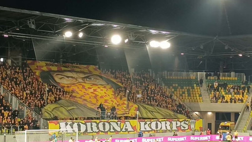 RQGTpX CMuONO2Rf.jpg