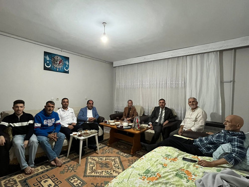 G4CsMuaWYAA1b80.jpg