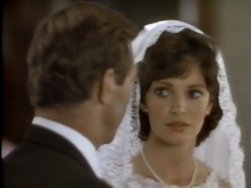 cap Jaqueline Bouvier Kennedy 1981 01 09 02 01.png