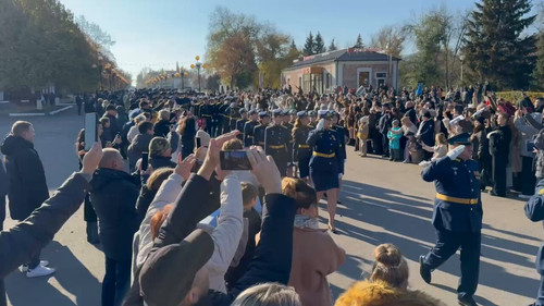 BZuOsr3Smj x3GnL.jpg