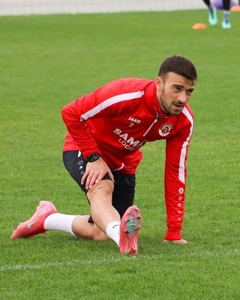 569419693 18178226530363809 4982867888260048305 n.webp?stp=dst jpg s590x590 tt6& nc cat=102&ccb=1 7&.jpg