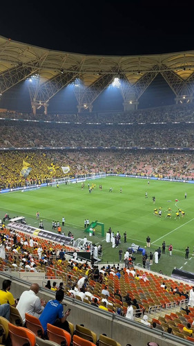 UAzk BfrJ76QZNSI.jpg