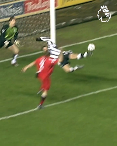 FmBh6UxakAIz1VJ.jpg