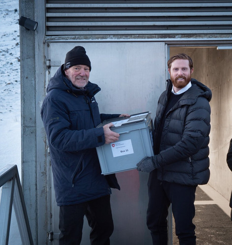 G4CcV56WgAAyLSG.jpg
