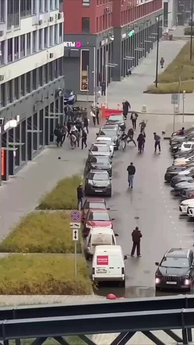 Csl9QsdH7b0vYYNR.jpg