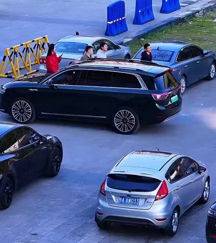 tTzaQfnC1YokOmT4.jpg