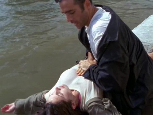 Highlander s6e1 Avatar Rachel Shelley drown 2.jpg