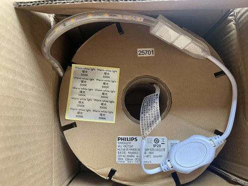 den led day trang tri philips hv hls168 50m 9w m 830 550lm gm 220 240v anh sang vang 3000k 50 met cu.jpg