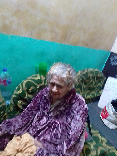 امى الحاجة مريم عبد السميع عبد الغنى اللهم جزيكى خير يامى كافحة علشان اولادها ال8.jpg