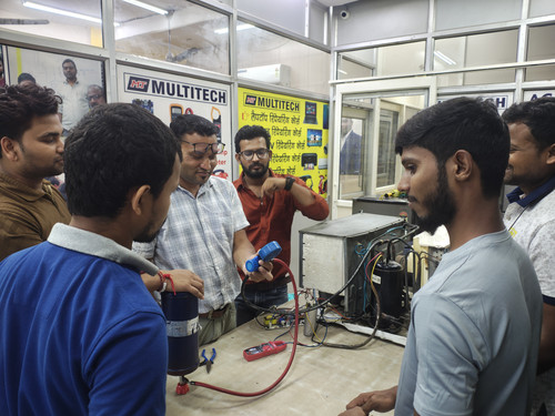 Multitech Institute | AC PCB Repairing Course in Delhi | 8800485390.jpg