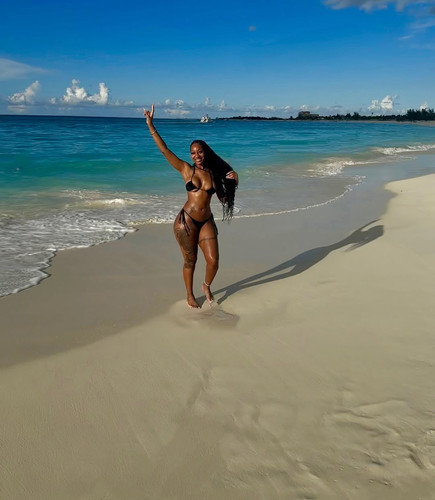 No GPS but it’s my turn ✈️🇹🇨🏖️☀️ #pinkylove (5).jpg