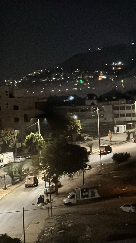 قوات الاحتلال تقتحم مخيم عسكر القديم شرق نابلس وتطلق النار والقنابل الدخانية، وسط أنباء عن إصابة أحد جنودها، فيما تقتحم قوات الاحتلال مدينة نابلس مجدد...