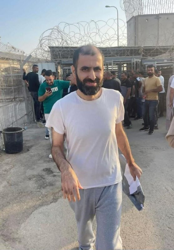 تم الإفراج عن الصحفي عامر أبو عرفة من مدينة الخليل بعد قضائه عامين في سجون الاحتلال....