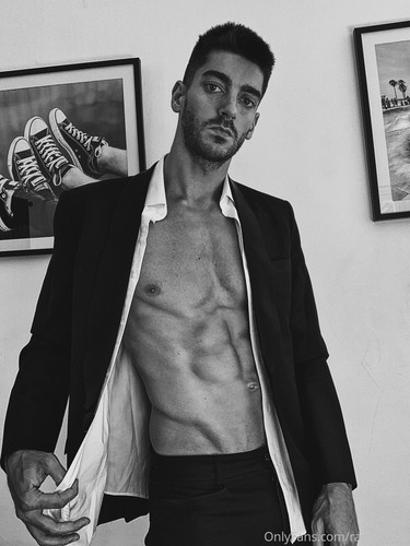 OnlyFans raph louis 25.jpg